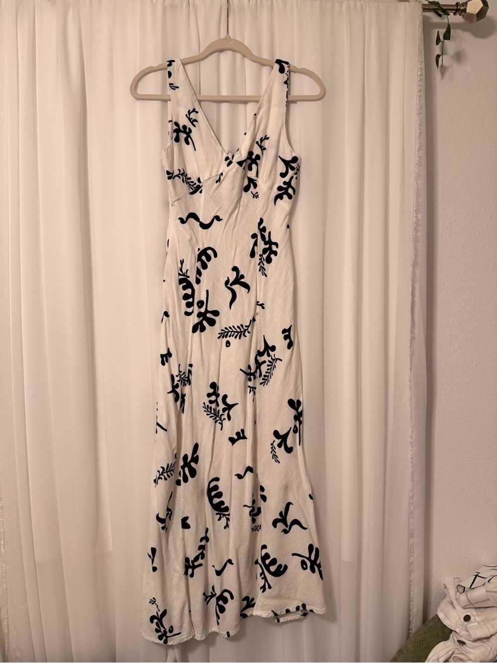 Sleeveless White Maxi Dress with Black Botanical Motif
